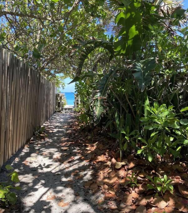 Beach Paradise Getaway - 200Ft From Beach! Sebastian Exterior photo